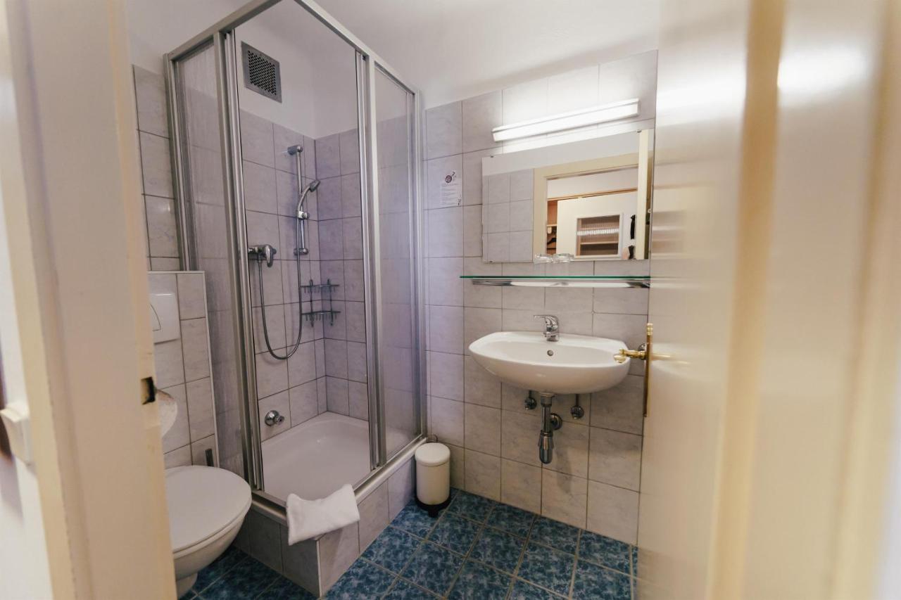 Gaestehaus Frank Hotel Velden am Worthersee Bagian luar foto